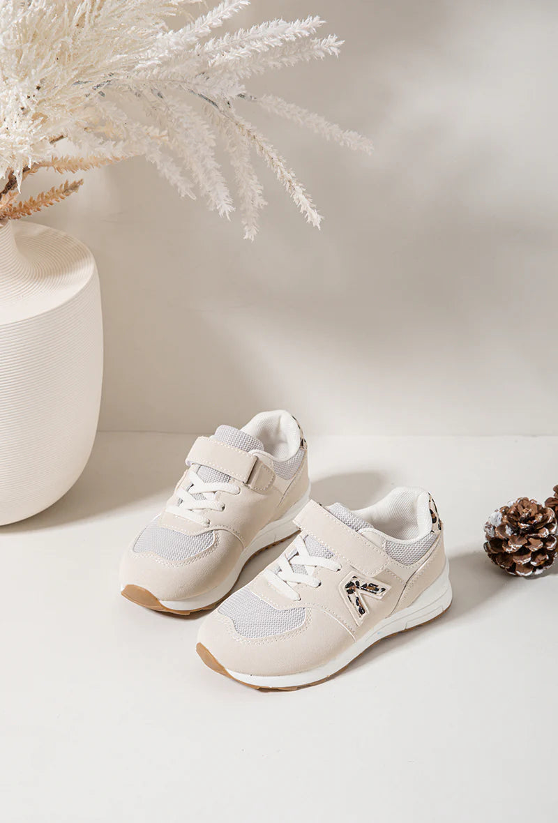 Baskets Enfant Beige à Motif Léopard – Scratch & Lacets – Chaussures Enfant Tendance