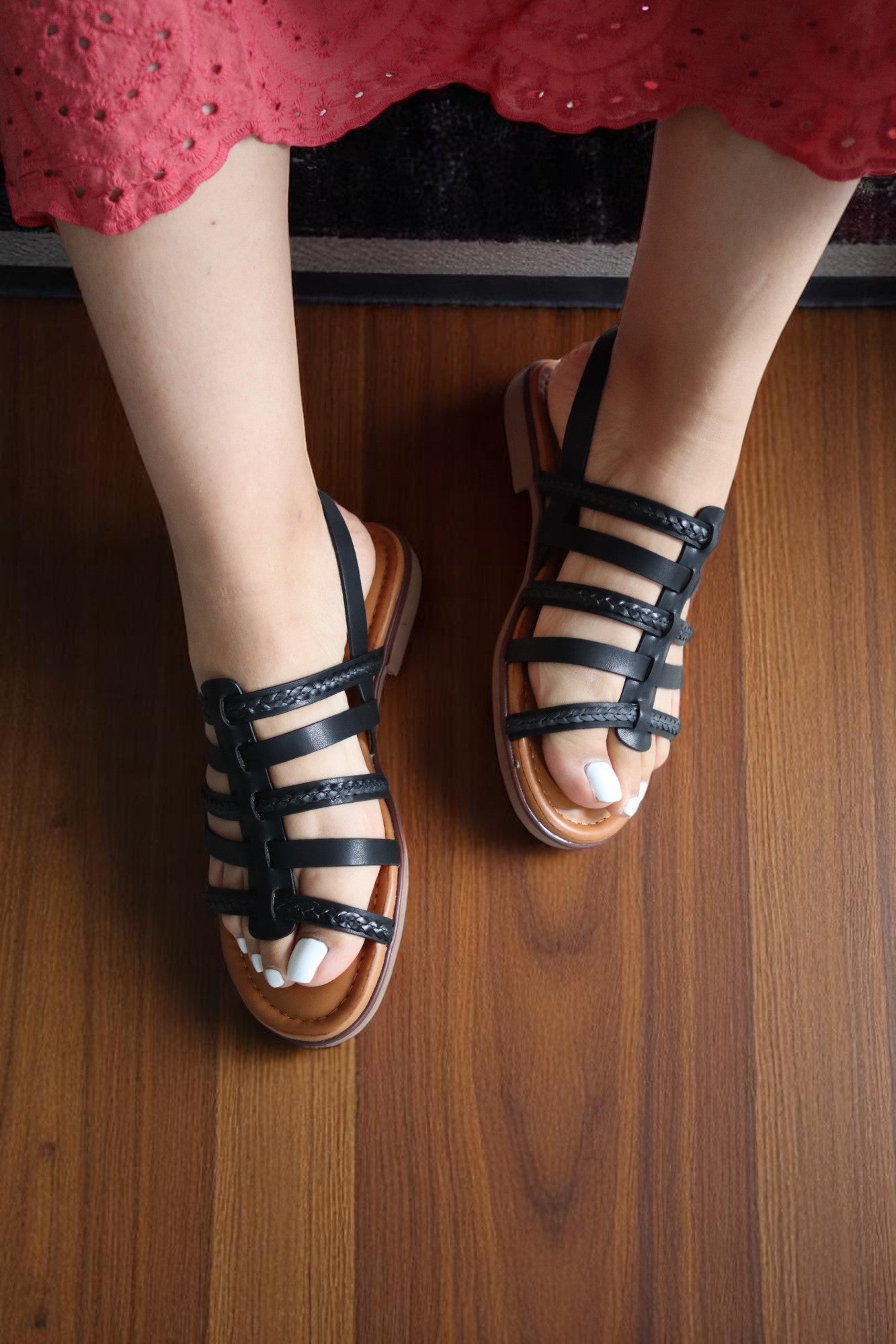 Women's black summer sandals – Vegan leather open-toe sandals – Trendy and comfortable flat shoes 2025